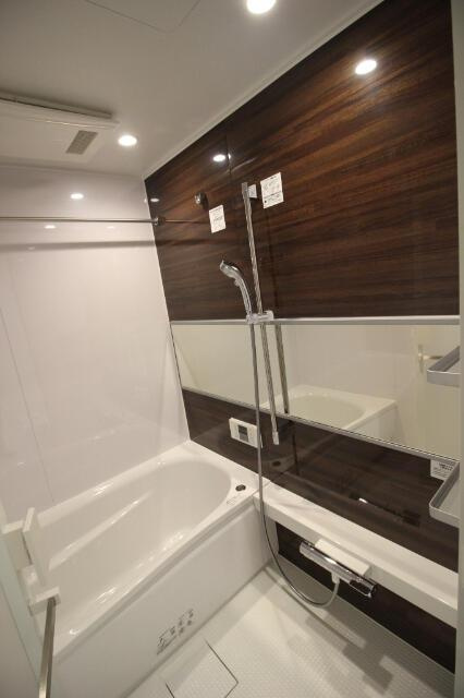 ＢＬＥＳＳ三軒茶屋ＷＥＳＴの浴室|コンパクトで使いやすいお風呂です