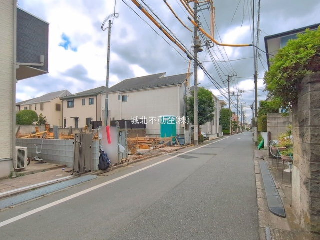 杉並区阿佐谷北6丁目 全3棟2号棟の前面道路含む現地写真|伸びやかな北側3.8公道
阿佐谷北の生活しやすい住環境です