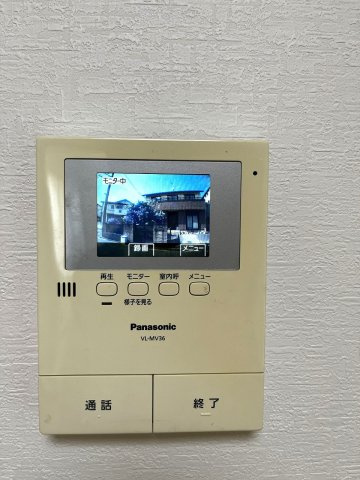 【防犯設備】 | 練馬区富士見台3丁目　中古戸建て | 来訪者を事前に映像で確認できる安心のモニター付インターホン