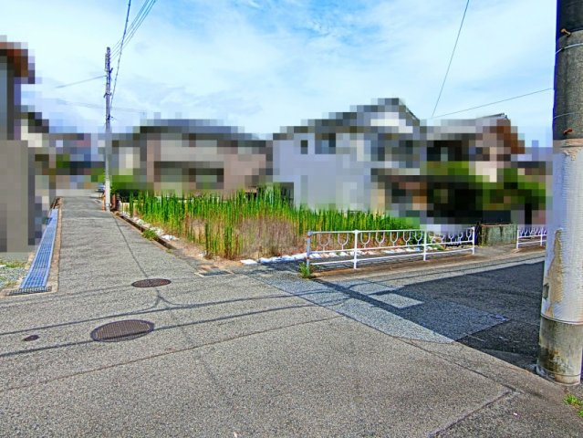 明石市中朝霧丘　売土地の前面道路含む現地写真