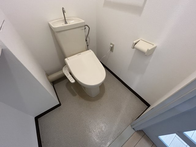 メゾンド甲子園二番町のトイレ