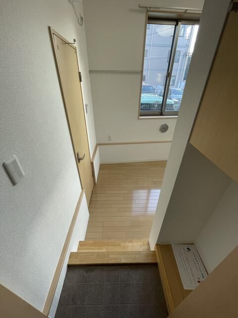 ゼフィール大宮の玄関