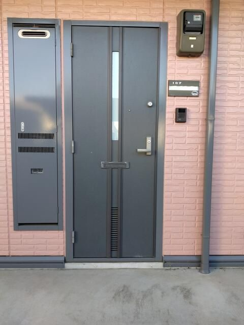 ハイツリジョイスの玄関