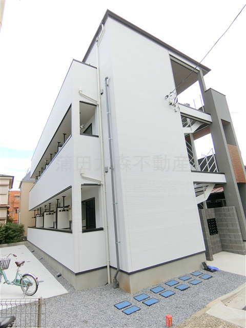 MELDIAメルディア池上の外観|2023年4月築　木造地上3階建て総戸数12戸
東京都大田区中央7丁目　東急池上線池上駅徒歩15分
