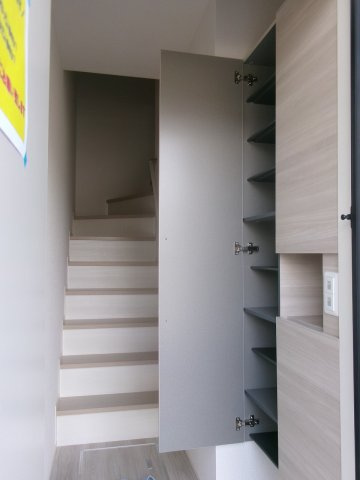 Dーroom天が岡の玄関