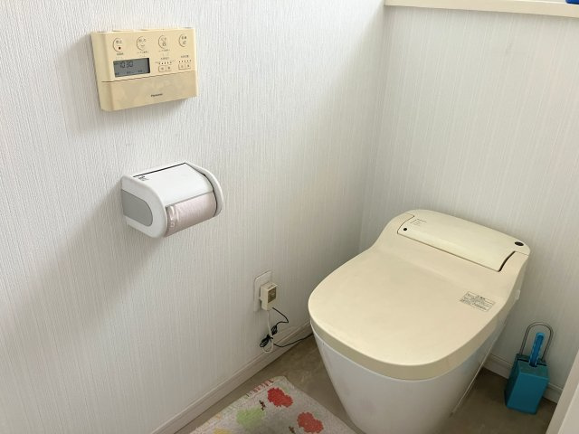 売中古戸建　駿河区広野2丁目のトイレ|2階もタンクレストイレです。