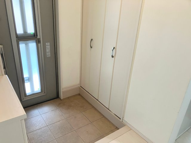 売中古戸建　駿河区広野2丁目の玄関