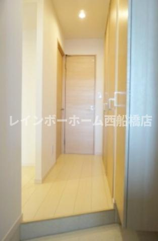 リブリ・ベルカーサＹＵＨＩの玄関
