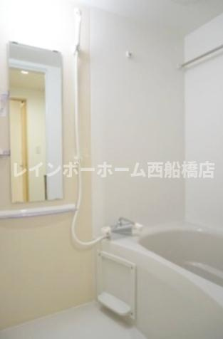 リブリ・ベルカーサＹＵＨＩの浴室