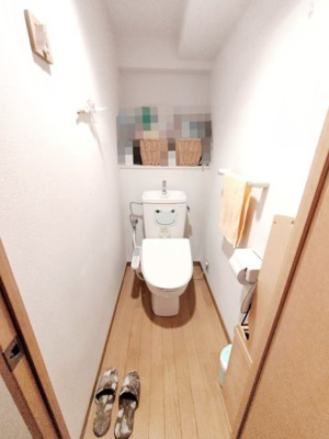 【トイレ】 | ベルデフラッツ逆瀬川 | お気に入りのカバーをかけて快適空間に♪