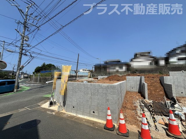 【外観】 | 福岡市博多区浦田1丁目11期　3号棟（全5棟）【仲介手数料無料・0円】 | 現地写真。プラス不動産販売なら、現場の全ての棟をまとめてご見学頂けます。
