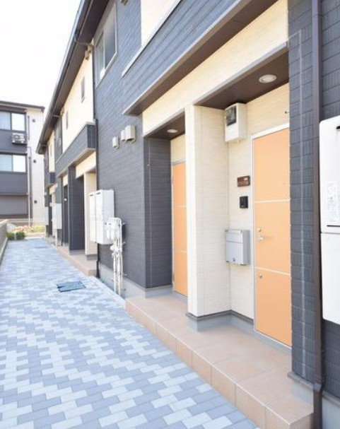 ｅｓｐｏｉｒ　弐番館のエントランス
