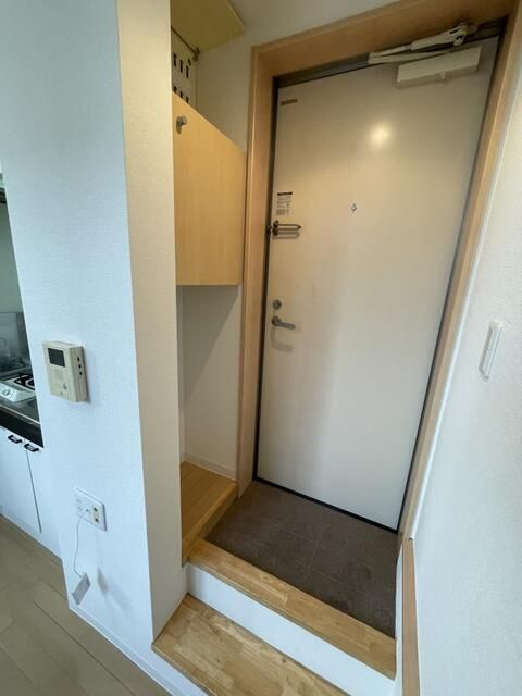 ゼフィール大宮の玄関
