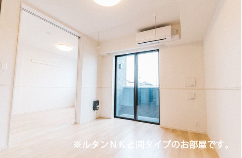 【居間・リビング】 | 鹿黒アパート　E | ※同タイプの写真となります