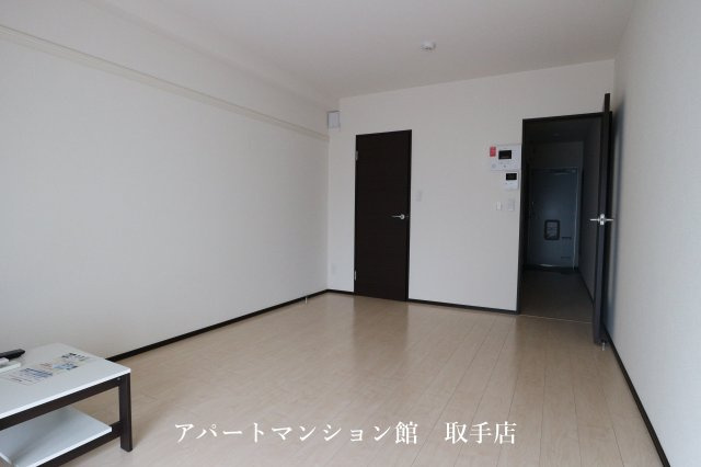 レオネクストアルストロメリアの居間・リビング