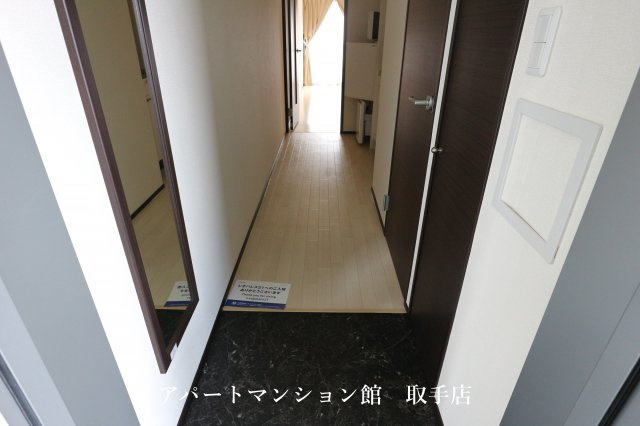レオネクストアルストロメリアの玄関