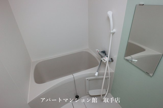 レオネクストアルストロメリアの浴室|画像5