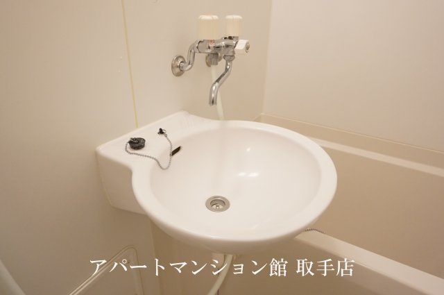 レオパレスアズミールの洗面所