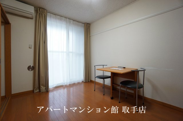 レオパレスベルエポックの居間・リビング