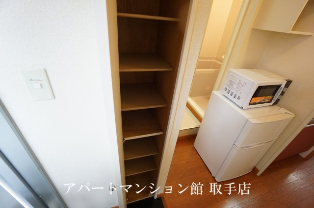 レオパレスベルエポックの収納