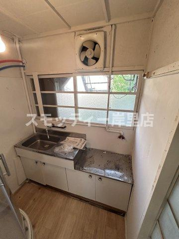 守口市アパートの独立洗面台