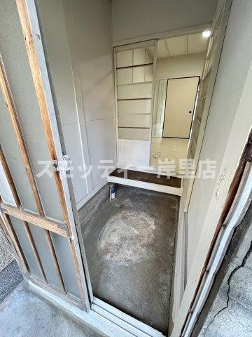 守口市アパートの玄関