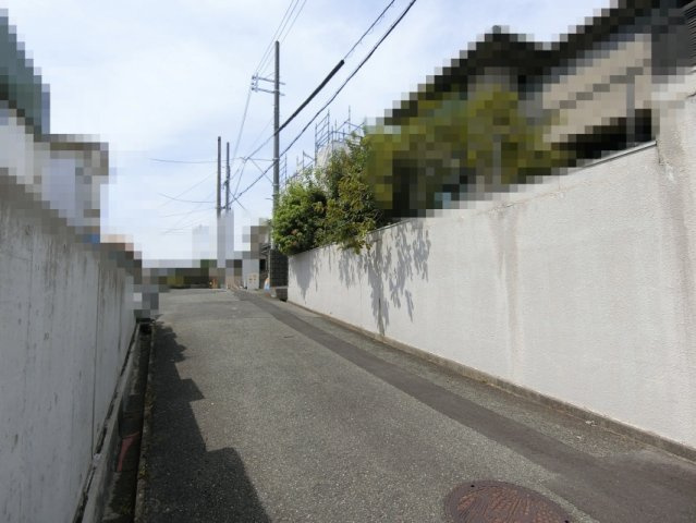 明石市東朝霧丘　新築戸建の前面道路含む現地写真