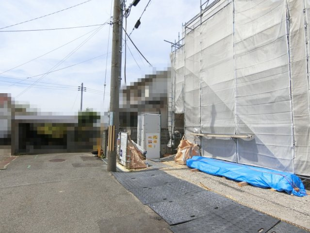 明石市東朝霧丘　新築戸建の前面道路含む現地写真