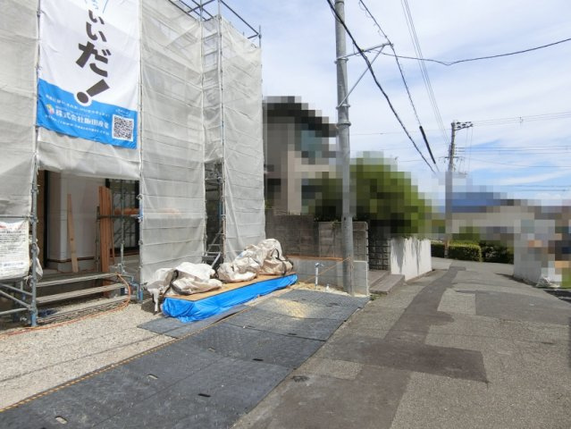 明石市東朝霧丘　新築戸建の前面道路含む現地写真