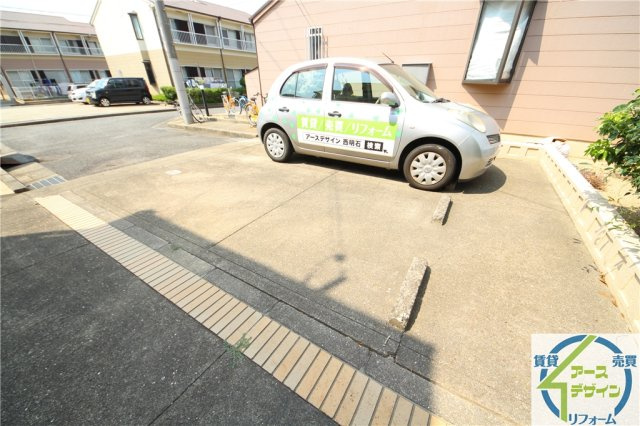 タウンハウス北別府の駐車場