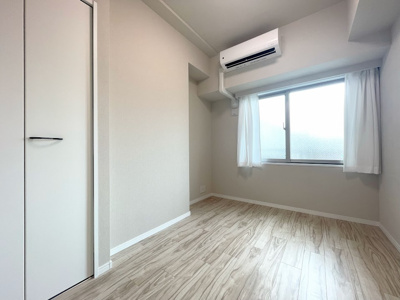 【洋室】 | ライオンズマンション生麦 | ◆気持ちの良い風が室内へ入り込む居室。家具を配置しても広々ご利用いただけます！！（モデルルーム写真）