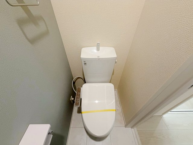 リーブルガーデン　岡崎市元能見町のトイレ|家族が一緒に使いやすい洗面スペース。収納も充実し、朝の忙しい時間の短縮にも役立ちます。									
									
