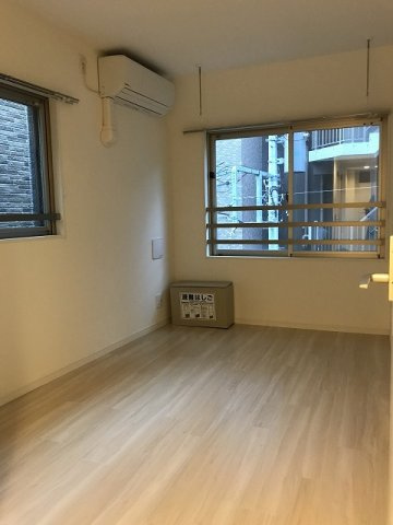 ラフィーネ音羽 東棟の洋室