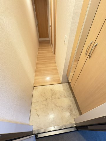 エスペランサAの玄関|※反転タイプ