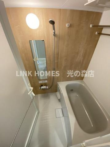 ヒルクレスト菊陽グランデの浴室|コンパクトで使いやすいお風呂です
同タイプの別のお部屋の写真です。現況優先