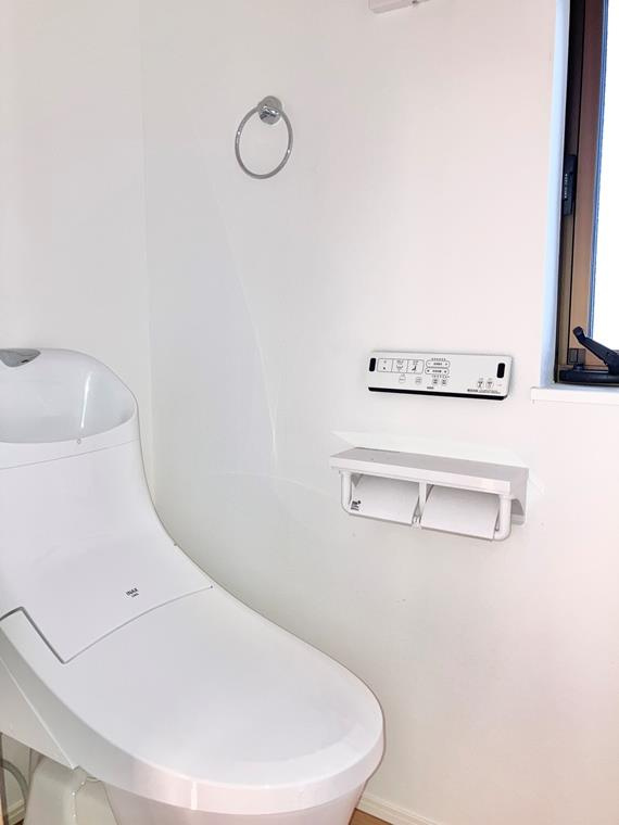 上荻戸建のトイレ|シンプルで使いやすいトイレです
