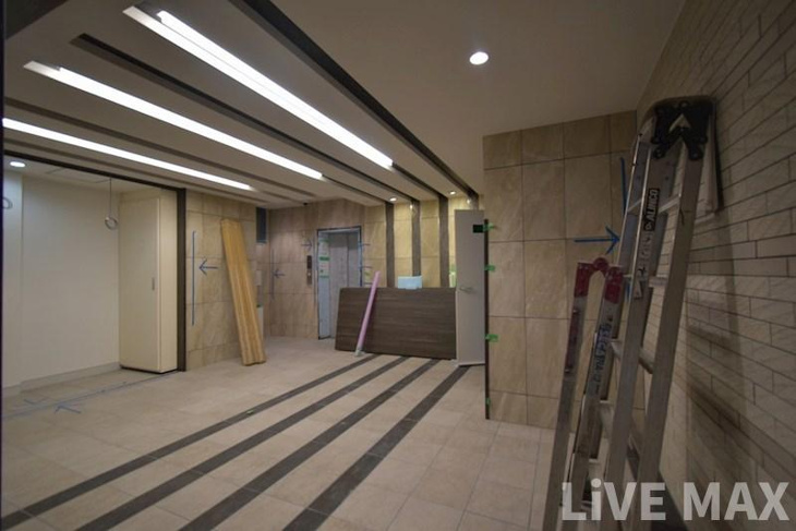 【ロビー】ラ　フォルム鎗屋町 