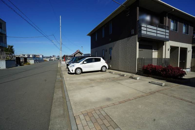 【駐車場】