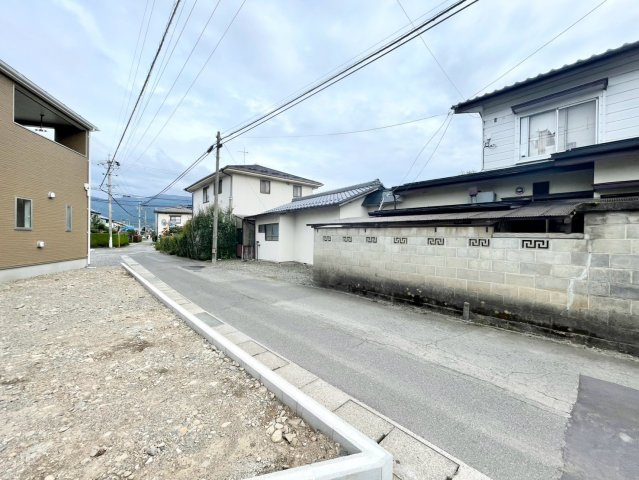 塩尻市広丘吉田第６の前面道路含む現地写真