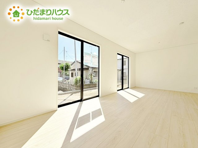 【居間・リビング】 | 石岡市東光台第4　新築戸建　2号棟 | 家族団らんの時間も増えそうな、日当たり良好＆くつろぎのLDK
