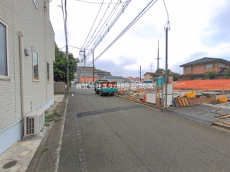 【前面道路含む現地写真】 | 立川市若葉町1丁目　新築戸建　【全2棟】