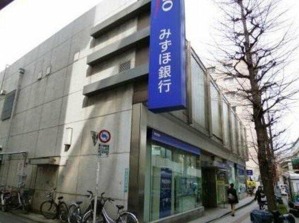 グランシャリオ三軒茶屋|みずほ銀行世田谷支店まで714m