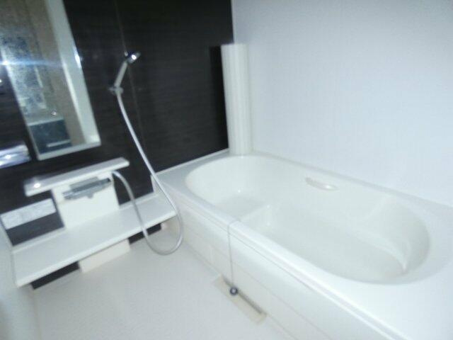 グランシャリオ三軒茶屋の浴室|落ち着いた空間のお風呂です