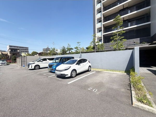 パークホームズLaLa名古屋みなとアクルスの駐車場