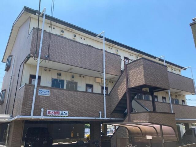 フローリアＴのエントランス