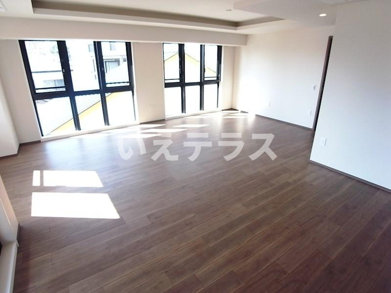 シエリア神戸北野坂の居間・リビング