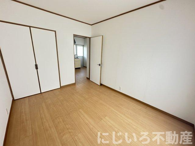 アイリス南開の洋室