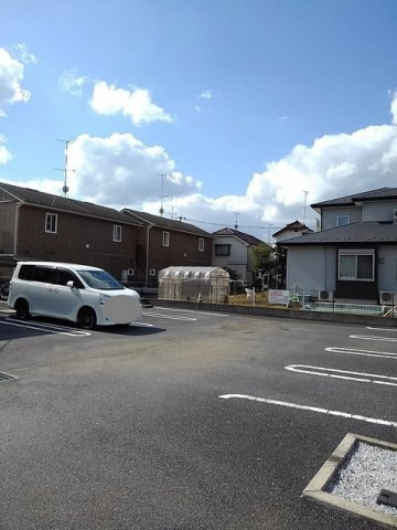 ｇｒａｃｅ　Ⅰの駐車場|駐車場があるので、車を買う予定の方も安心です