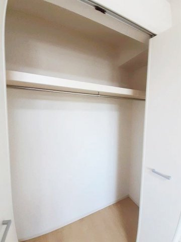 エテルノ・ピースの収納|小物を収納するのに便利です