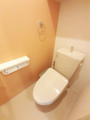 エテルノ・ピースのトイレ|落ち着いた色調のトイレです